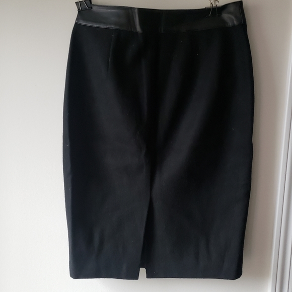Ann Taylor wool pencil skirt size 4 - fits like a size 6 - Picture 3 of 8
